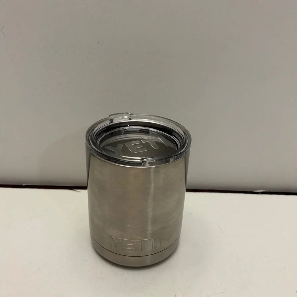 Yeti Stainless Steel Tumbler - Brushed Silver